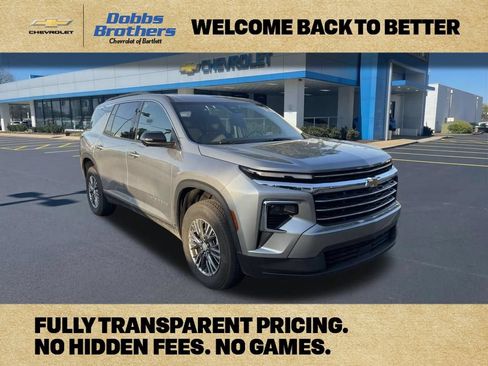 Used 2026 Chevrolet Traverse LT w/ Driver Confidence Package FWD image 1