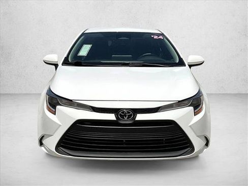 Used 2024 Toyota Corolla LE FWD image 3