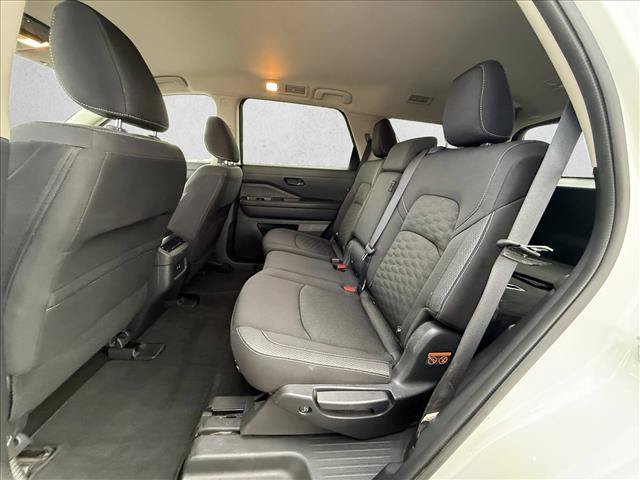 Used 2024 Nissan Pathfinder SV FWD image 22