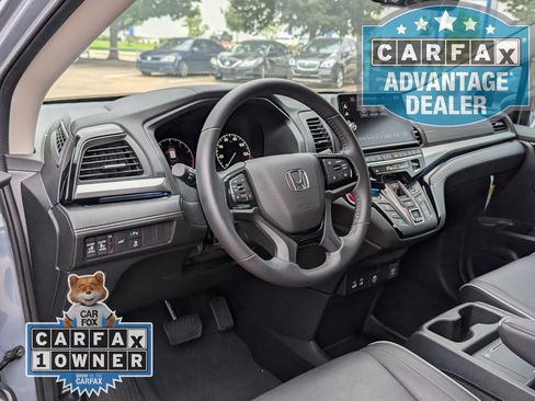 Used 2025 Honda Odyssey Touring image 4