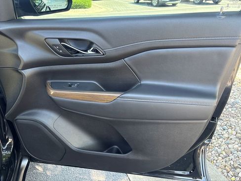 Certified 2022 GMC Acadia SLE w/ Driver Convenience Package image 41