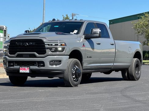 New 2026 RAM 3500 Laramie AWD/4WD image 7