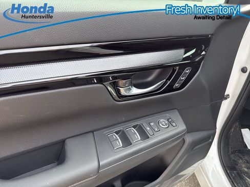 Used 2026 Honda CR-V Sport Touring image 27
