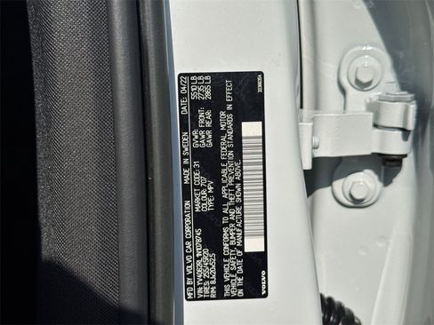 Used 2022 Volvo XC60 B6 Inscription w/ Advanced Package image 34