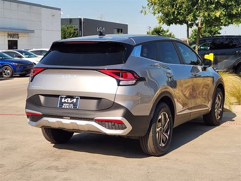 New 2025 Kia Sportage LX image 4