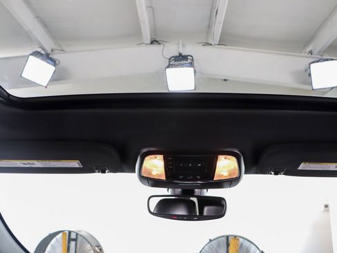 Used 2022 Jeep Grand Cherokee Limited image 21