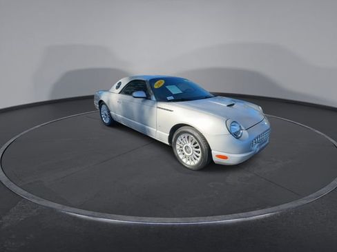 Used 2004 Ford Thunderbird image 2