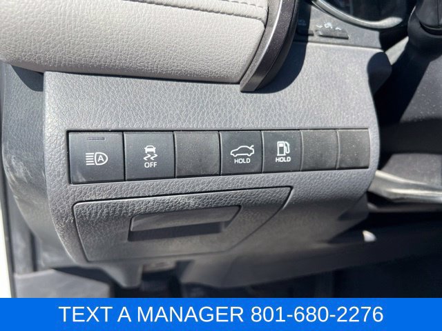 Used 2019 Toyota Camry SE FWD image 17