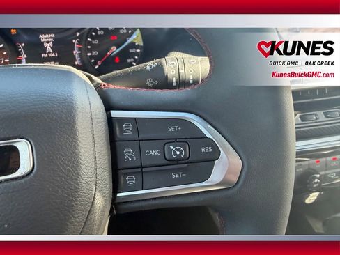 Used 2025 Jeep Compass Trailhawk AWD/4WD image 14
