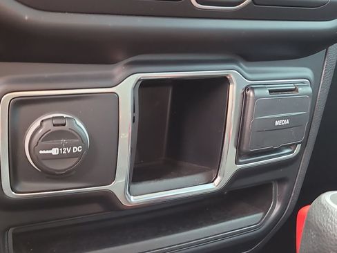 Used 2019 Jeep Wrangler Sport AWD/4WD image 19