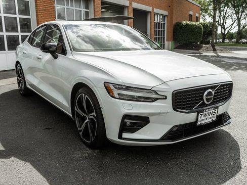 Used 2023 Volvo S60 B5 Plus w/ Climate Package AWD/4WD image 5