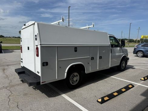 Used 2024 Chevrolet Express 3500 w/ Power Convenience Package RWD image 2