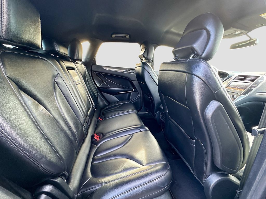 Used 2019 Lincoln MKC Premiere FWD image 27