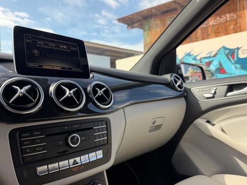 Used 2017 Mercedes-Benz B 250e image 18