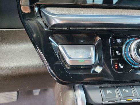 Used 2024 GMC Sierra 1500 Denali w/ Technology Package AWD/4WD image 22