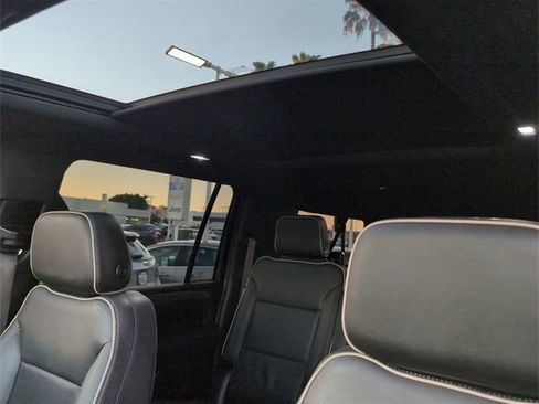 Certified 2023 GMC Yukon XL SLT image 18