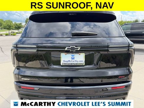 Used 2024 Chevrolet Traverse RS FWD image 14