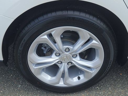 Certified 2025 Honda Accord LX image 9