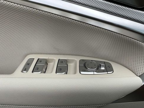 New 2026 Genesis G70 2.5T Prestige image 30