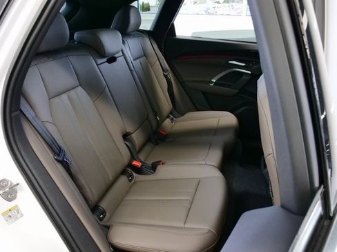 New 2025 Audi Q5 Premium image 15
