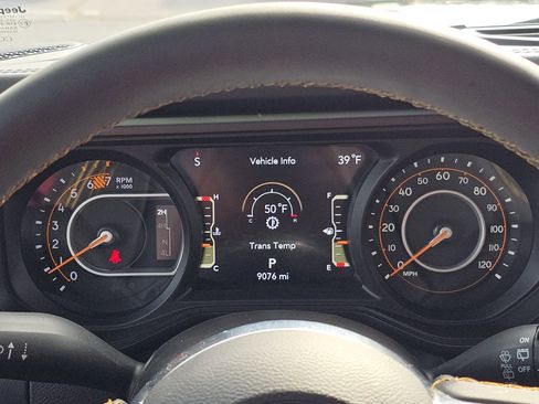 Used 2024 Jeep Wrangler Unlimited Sahara w/ Technology Group image 31