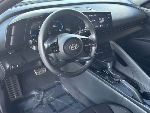 Used 2025 Hyundai Elantra Sport FWD image 13