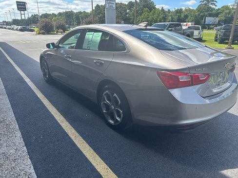 Used 2024 Chevrolet Malibu LT FWD image 2