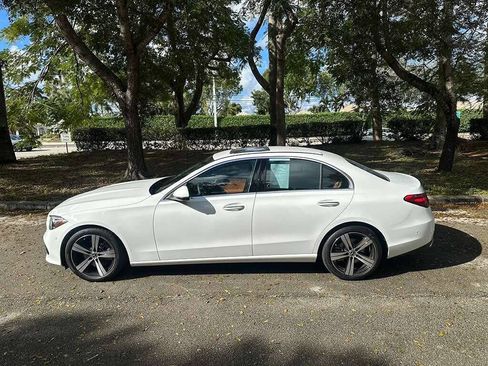 Used 2025 Mercedes-Benz C 300 4MATIC Sedan image 4