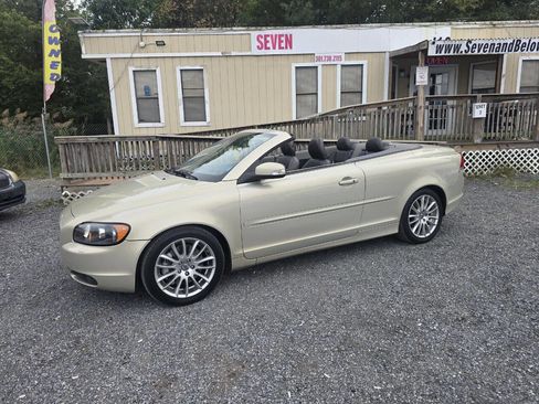 Used 2008 Volvo C70 T5 image 2