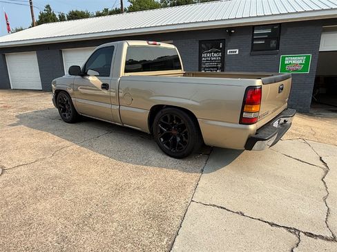 Used 2004 GMC Sierra 1500 W/T RWD image 4