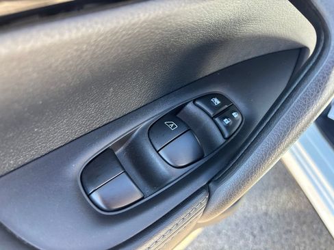 Used 2022 Nissan Rogue Sport SV w/ Technology Package AWD/4WD image 16