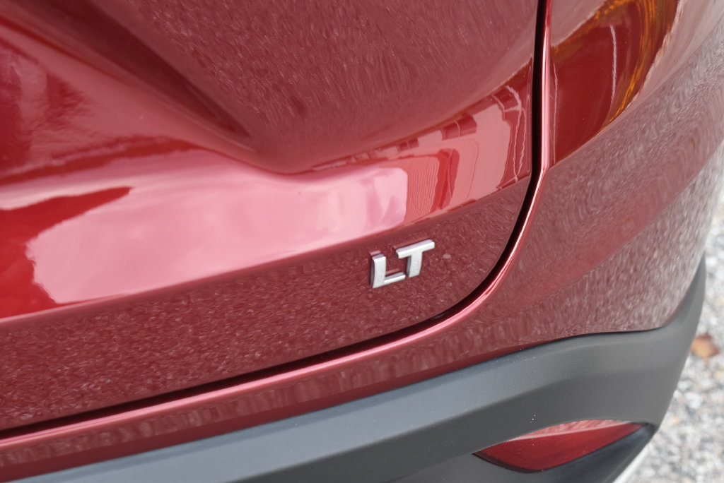 Used 2025 Chevrolet Trax LT FWD image 7