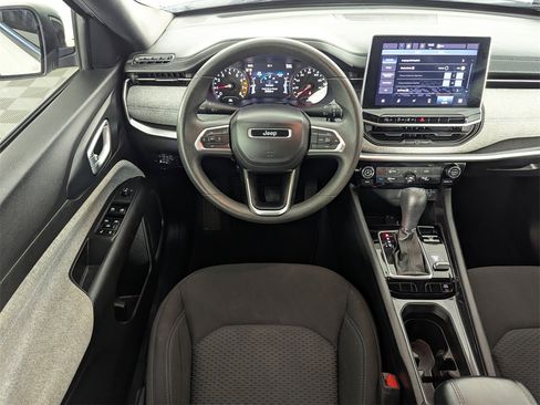 Used 2023 Jeep Compass Sport image 14