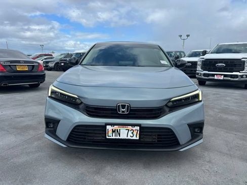 Used 2022 Honda Civic Touring image 2