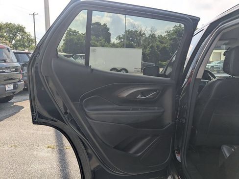 Used 2024 GMC Terrain SLT FWD image 24