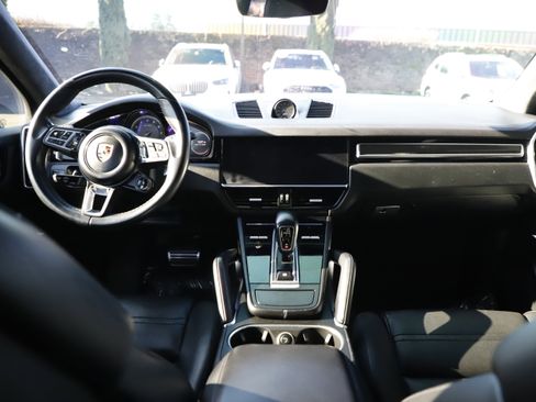 Used 2019 Porsche Cayenne Turbo image 15