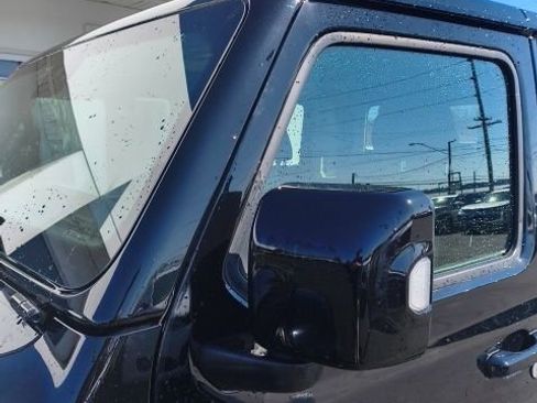 Used 2022 Jeep Gladiator Overland image 17