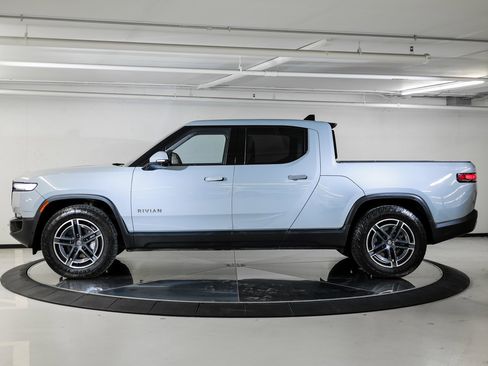 Used 2025 Rivian R1T Adventure image 2