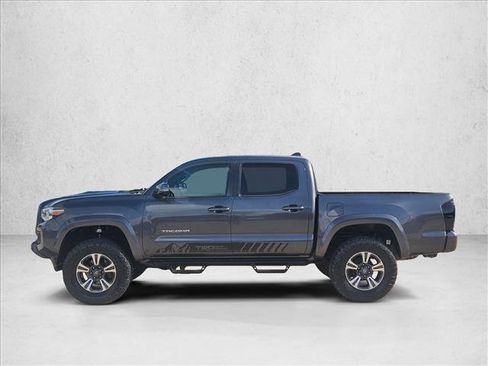 Used 2019 Toyota Tacoma TRD Sport AWD/4WD image 9