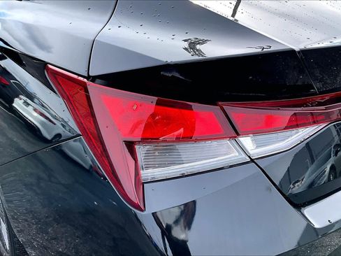 Used 2021 Hyundai Elantra SEL image 26