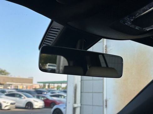 Used 2023 Mercedes-Benz GLB 250 4MATIC w/ Premium Package image 63