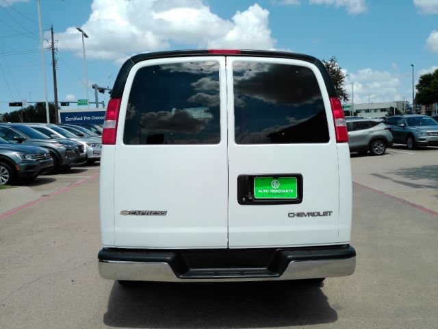 Used 2024 Chevrolet Express 3500 LT w/ LT Preferred Equipment Group RWD image 11