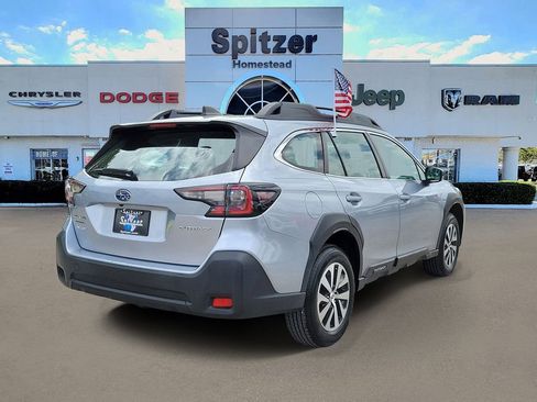 Used 2024 Subaru Outback AWD/4WD image 2