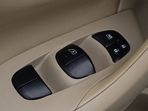 Used 2017 Nissan Altima 2.5 SV image 27