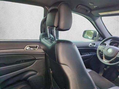 Used 2022 Jeep Grand Cherokee Laredo X image 19