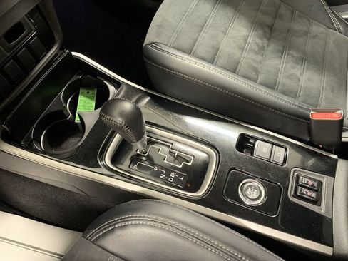 Used 2019 Mitsubishi Outlander SE AWD/4WD image 17