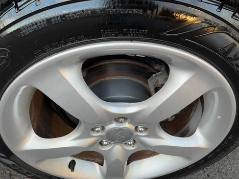 Used 2007 Subaru Legacy 2.5i Limited image 3