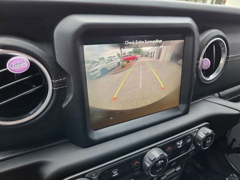 Certified 2023 Jeep Wrangler Unlimited Sahara AWD/4WD image 33