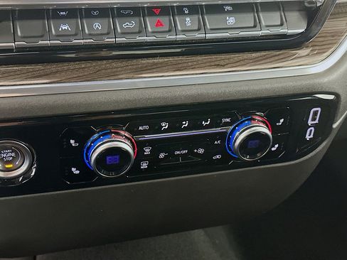 Used 2024 GMC Sierra 1500 Elevation image 23