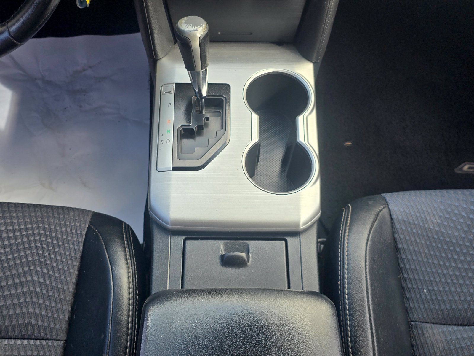 Used 2012 Toyota Camry SE FWD image 25